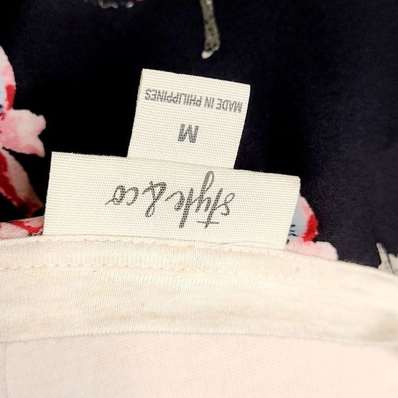 Woman's Style & Co. Patchwork Sleeve Cream Top M - Picture 7 of 7